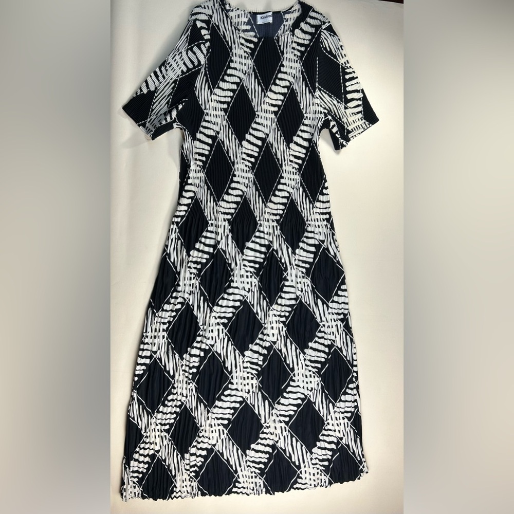 KINDRED Black & White Geometric Maxi Dress SIZE L stretch